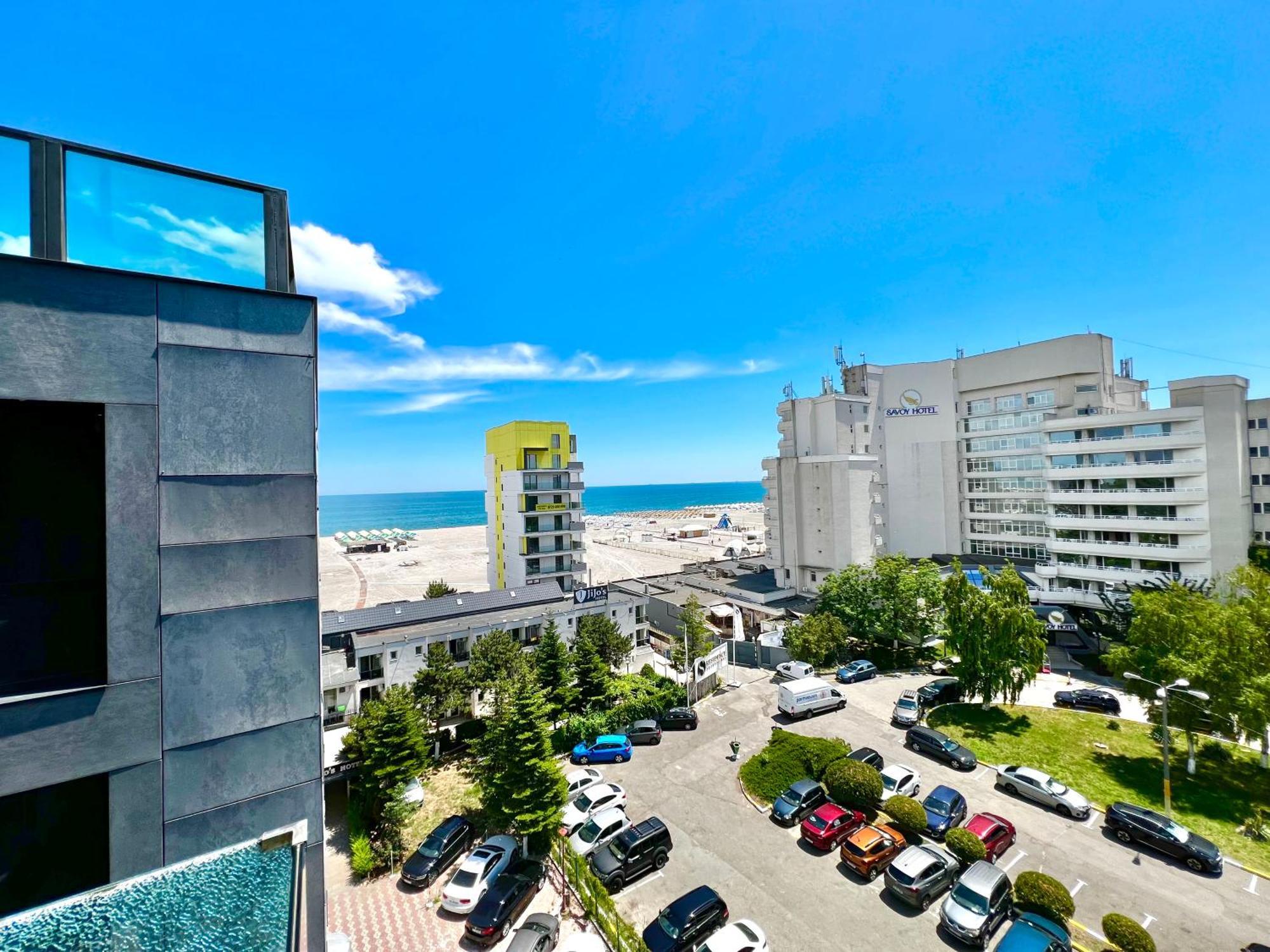 Blue Bike Seaview Apartment Mamaia Eksteriør billede